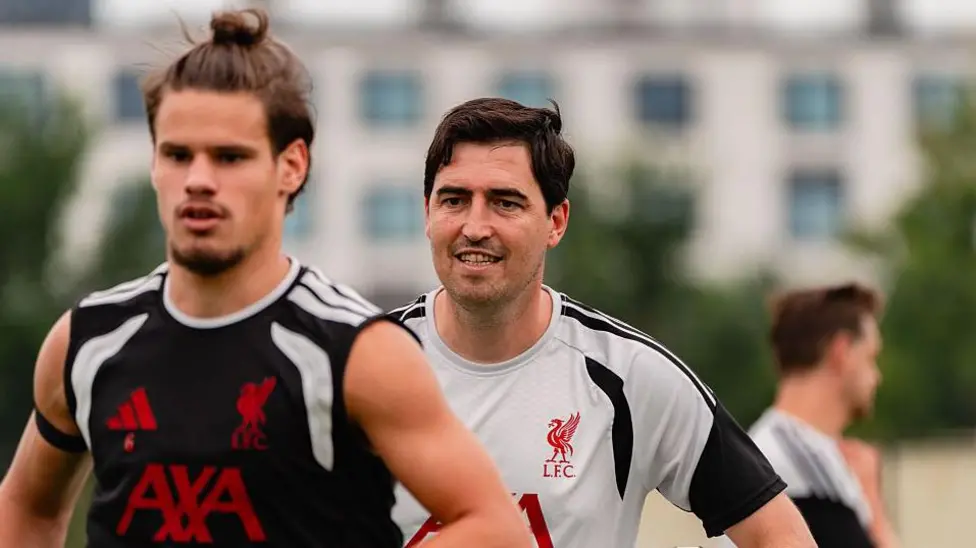 Intensity, smiles & Lewandowski - inside Liverpool training under Iraola