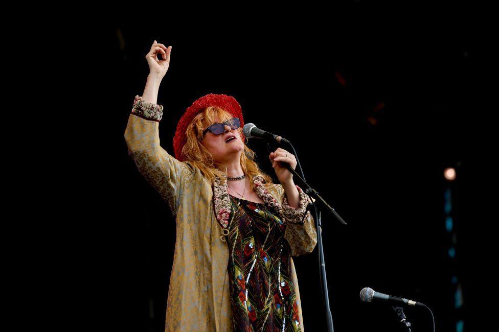 Eddi Reader onstage