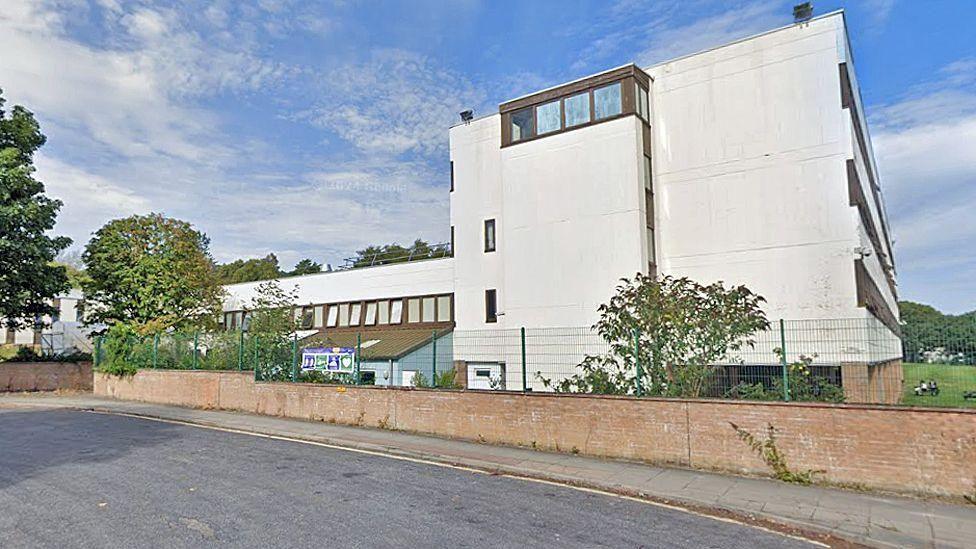 Acadamaidh Bhaile Theàrlaich