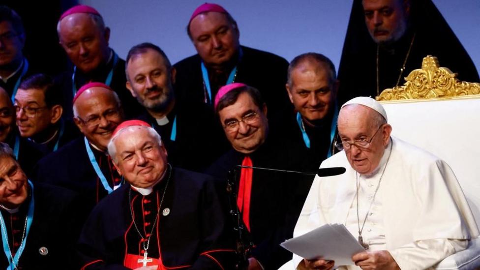 Swinney 'very moved' after Pope's funeral in Rome - BBC News