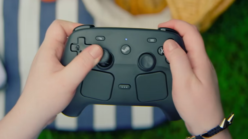 Steam Machine: Valve rivals Xbox and PlayStation with new console - BBC ...