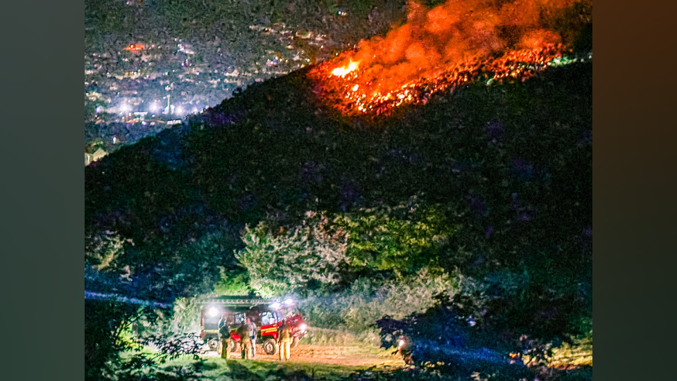 Cwm Mountain fire