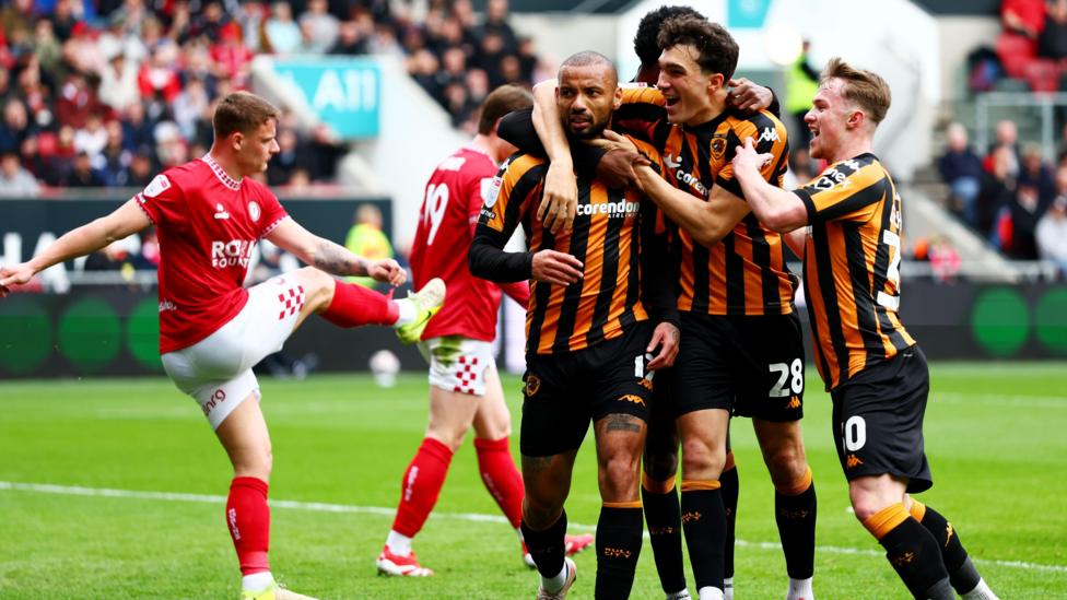 Hull City's players enjoy taking the lead in the game against Bristol City