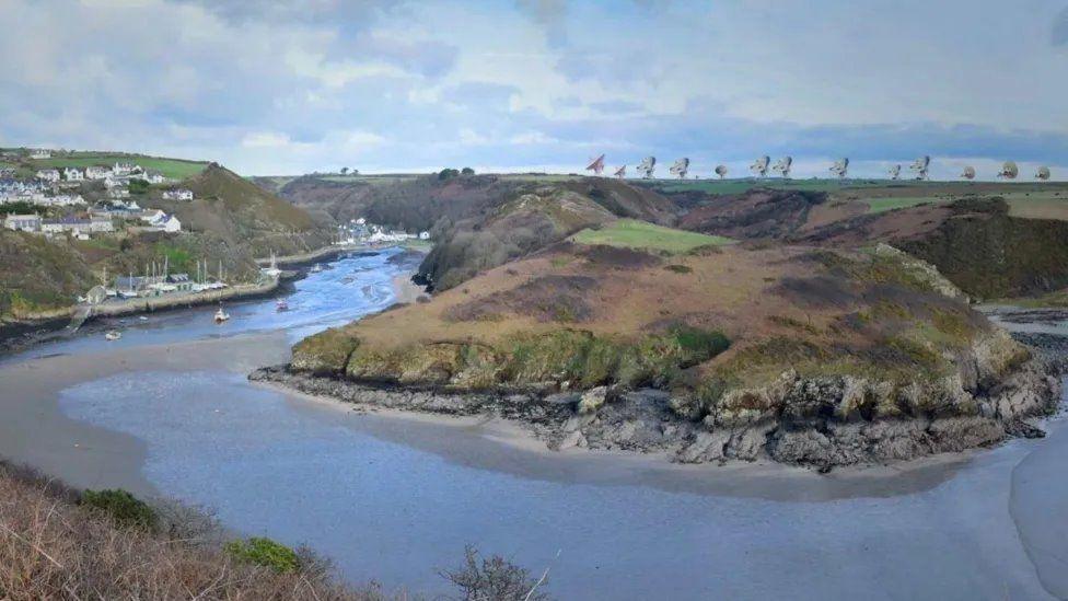 Dyma sut fyddai'r ardal yn edrych petai'r cynllun yn mynd yn ei flaen, yn ôl ymgyrchwyr yn erbyn