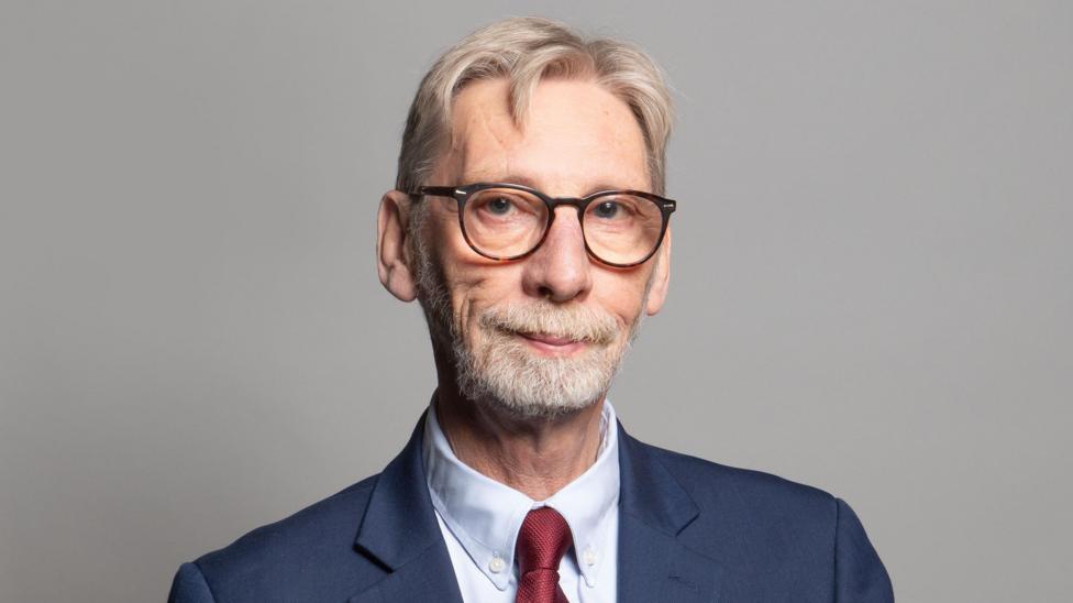 Tributes to veteran MP and minister Sir George Howarth