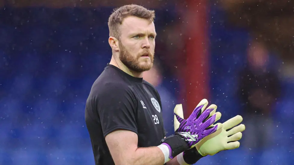 "Fantastic news": Goalkeeper Zander Clarks commits to Heart of Midlothian as he signs a two-year contract extension 