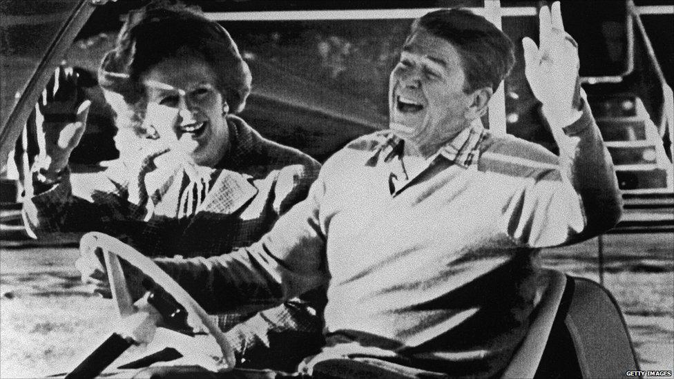 Ronald Reagan and Margaret Thatcher wave after their arrival in Camp David, 1984