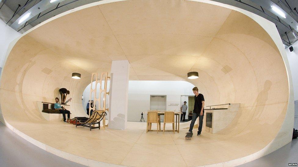 Half-pipe house room