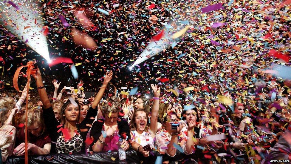 Fans watch the finale