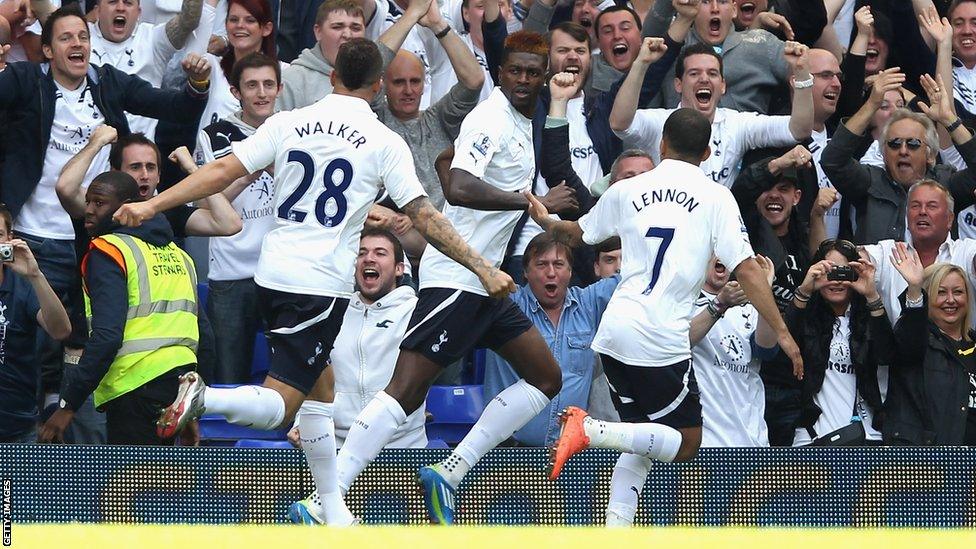 Tottenham players celebrate