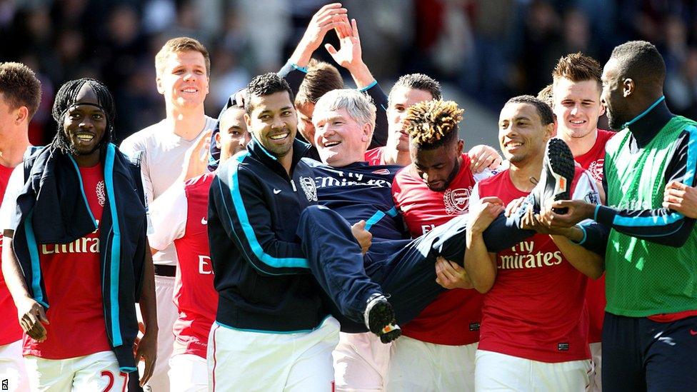 Arsenal players celebrate