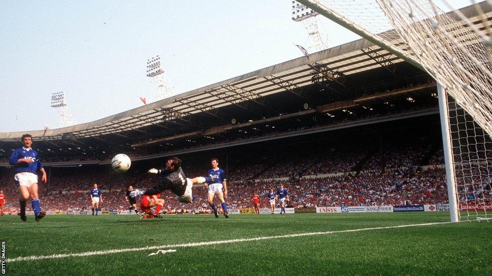 Ian Rush scoring the winner in 1989 FA Cup final