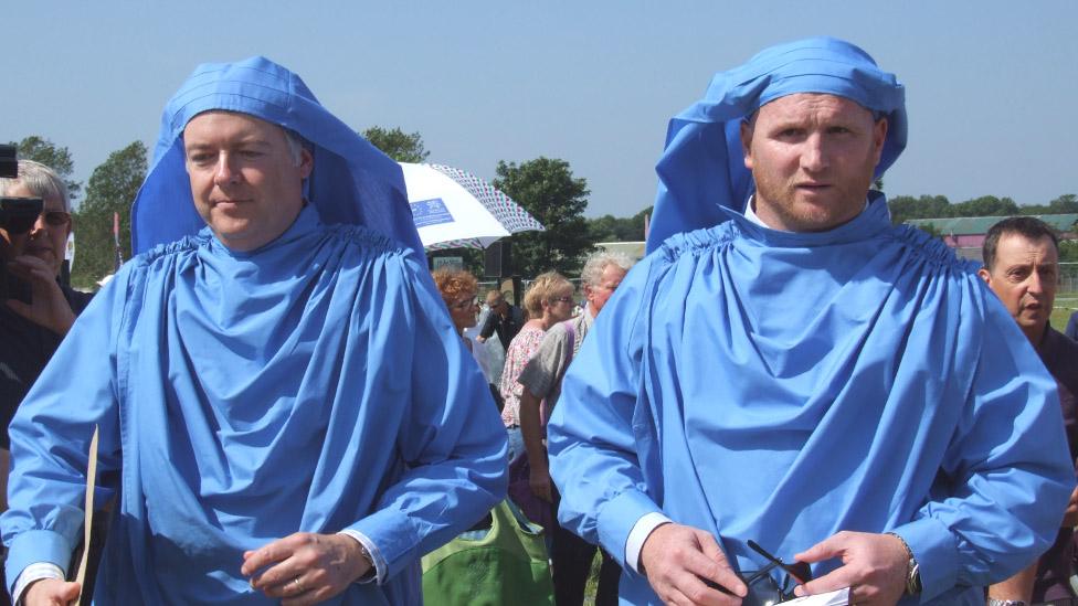 Carwyn Jones a John Hartson