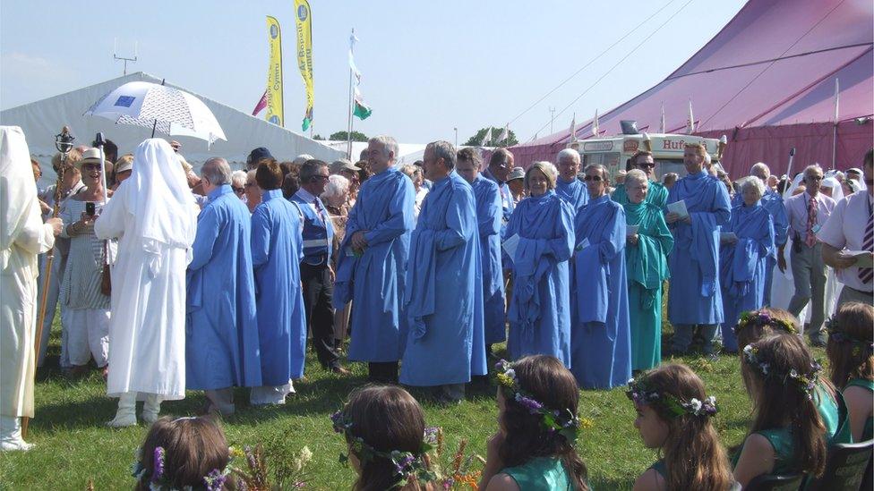Aelodau newydd yr Orsedd