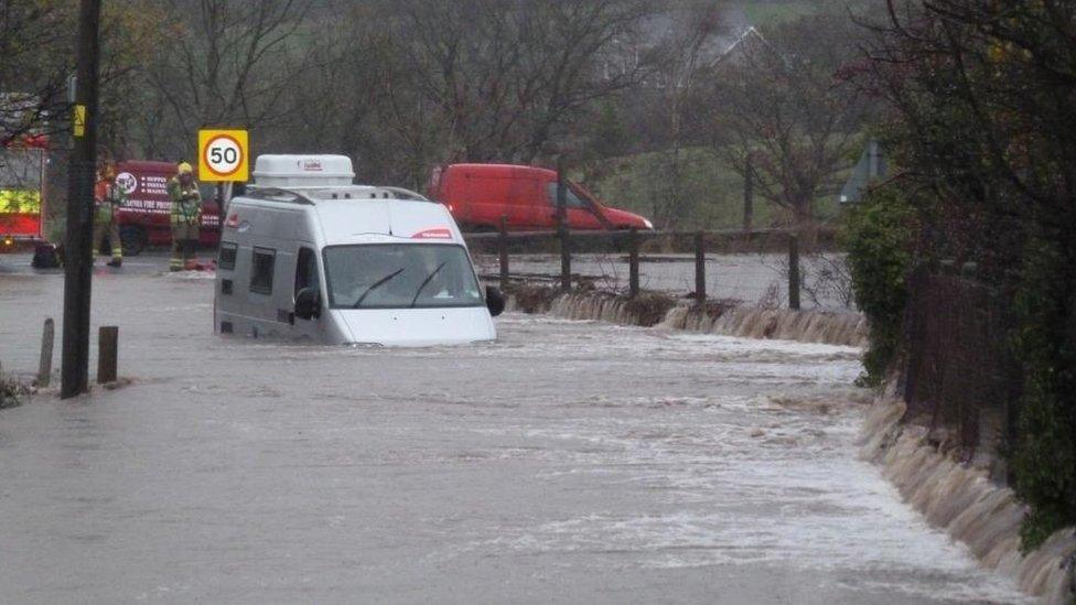 Llifogydd yng ngogledd Cymru