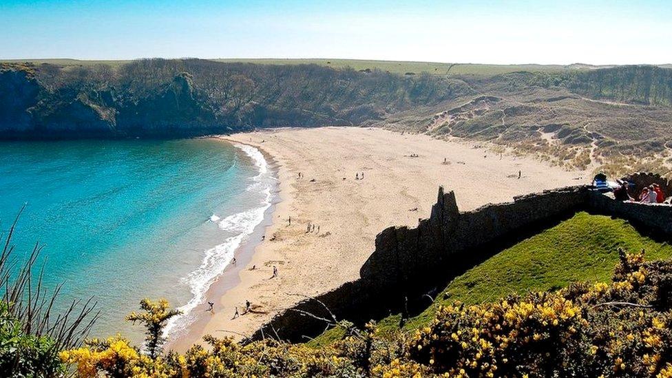 Barafundle Bay by Arwyn Harris