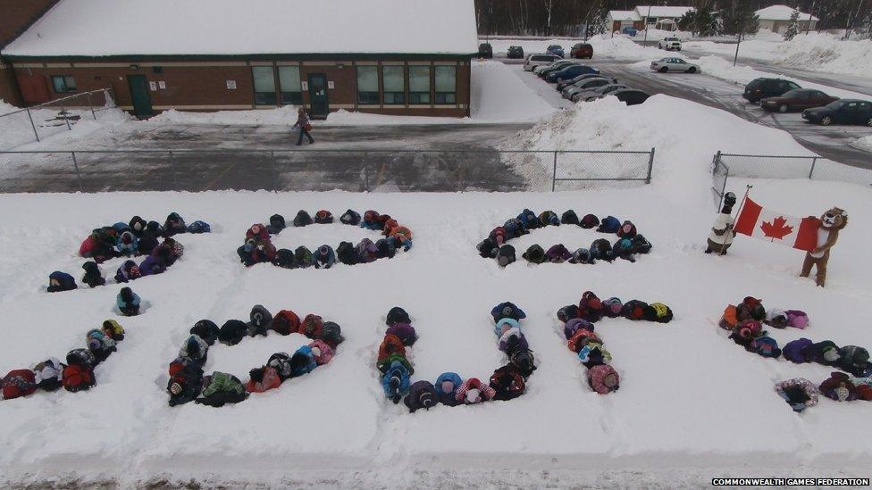 Students from Ecoles élémentaire Catholique Saint-Viateur, Limoges, in Ontario, Canada, spell out '500 Jours'