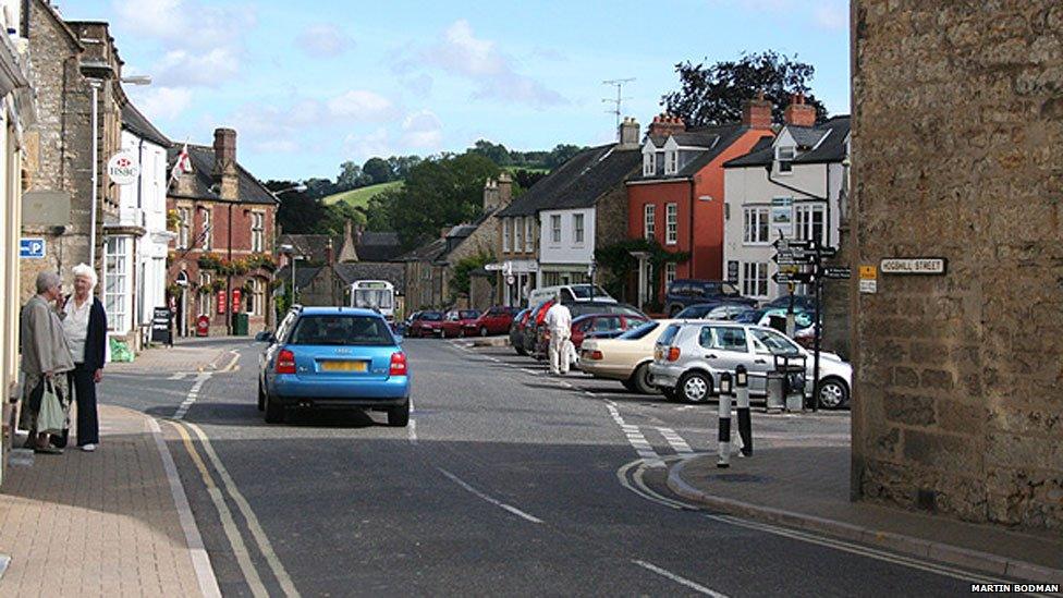 Beaminster Square from Hogshill Street