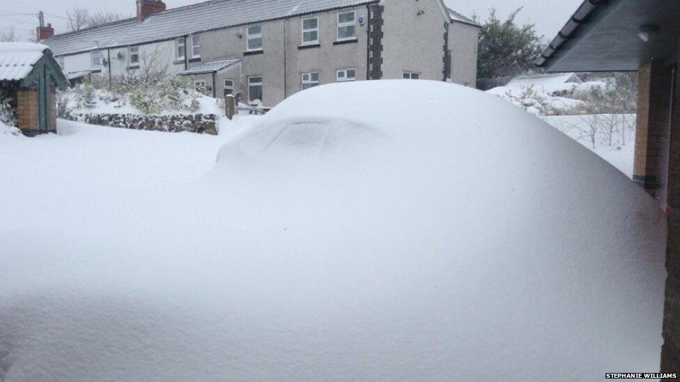 Snow in Bwlchgwyn, Wrexham