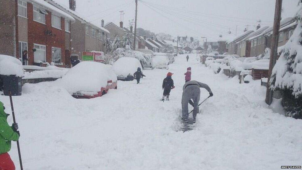 Snow in Mynydd Isa, near Mold