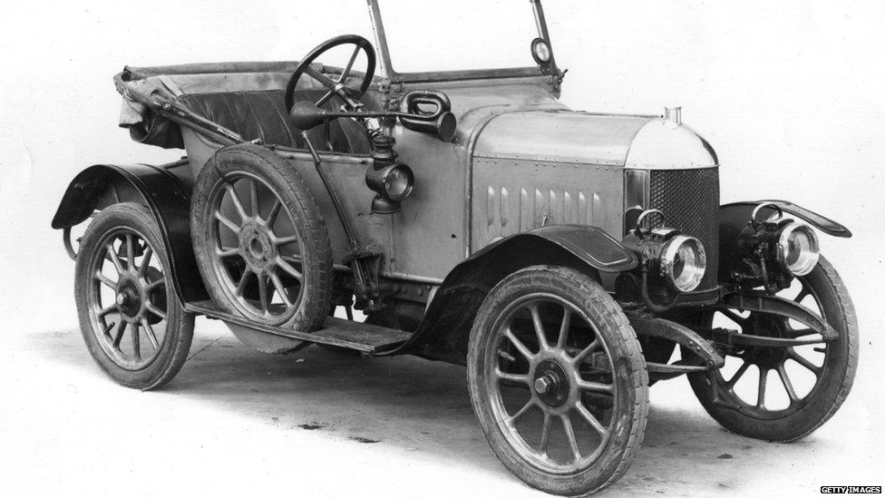 The first Morris Oxford two-seater car. (Photo: Hulton Archive/Getty Images)