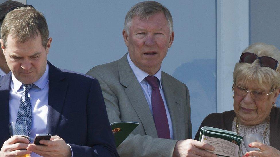 Sir Alex Ferguson (centre)