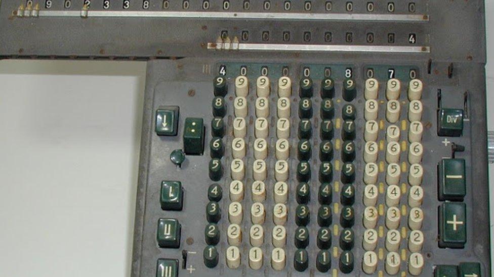 Muldivo calculating machine, copyright University of Cambridge