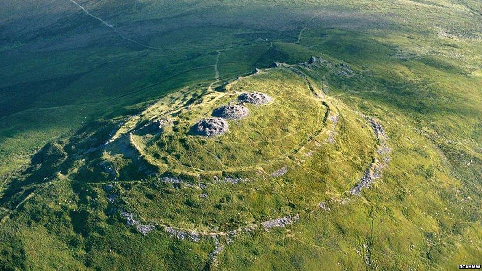 Aerial view of Foel Drygarn © Crown copyright: Royal Commission on the Ancient and Historical Monuments of Wales