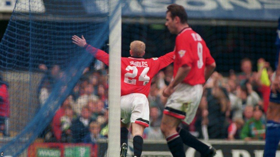 Paul Scholes scores against Ipswich in 1994