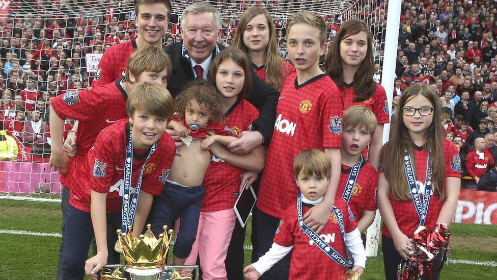 Sir Alex Ferguson with his grandchildren