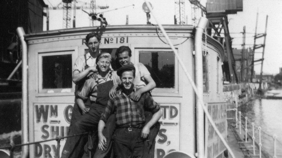 Workers at Gray's Shipyards, Hartlepool