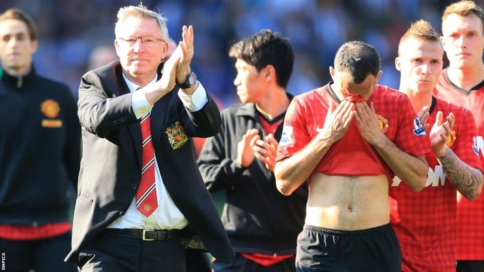 Manchester United manager Sir Alex Ferguson and players