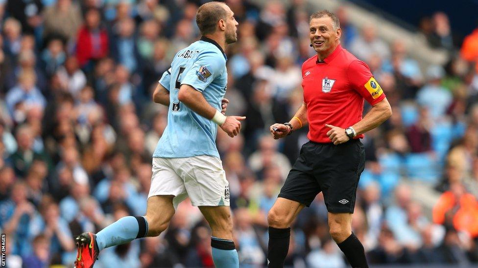 Referee Mark Halsey