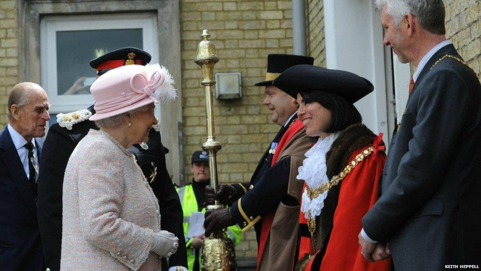 The Queen meets Mayor Sheila Stuart