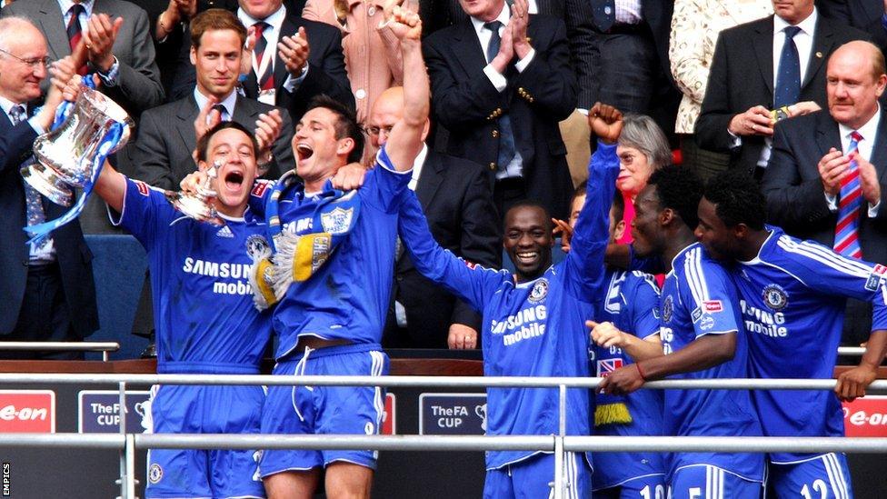 John Terry and Frank Lampard lift the 2007 FA Cup