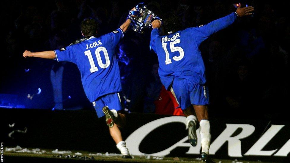 Joe Cole and Didier Drogba with the League Cup