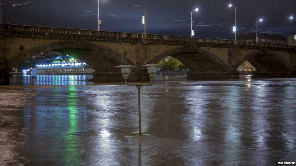 The rising water of Vltava. Photo: Jiri Kurcik