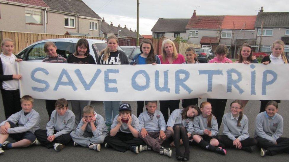 Jennifer McLaughlin with pupils from Glengarnock Primary School