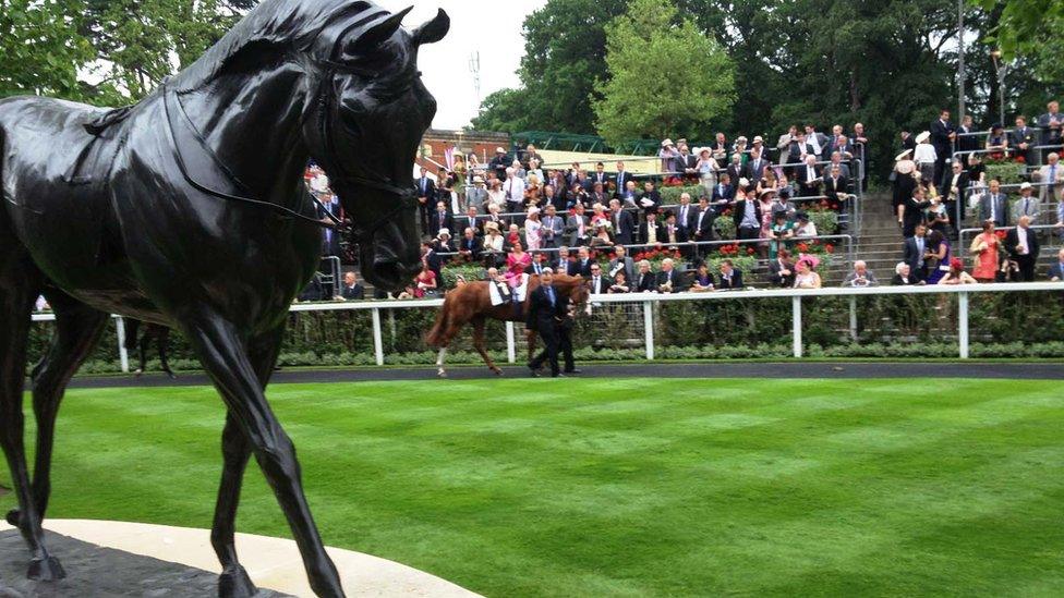 Yeats statue at Royal Ascot