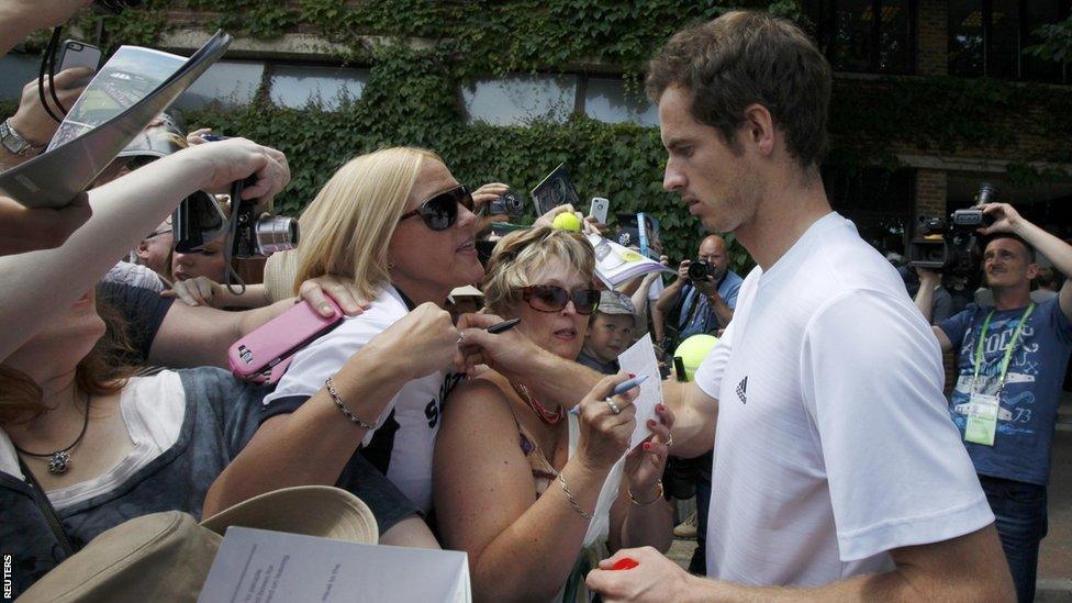 Andy Murray and the crowd