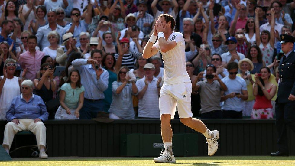 Andy Murray beats Novak Djokovic at Wimbledon