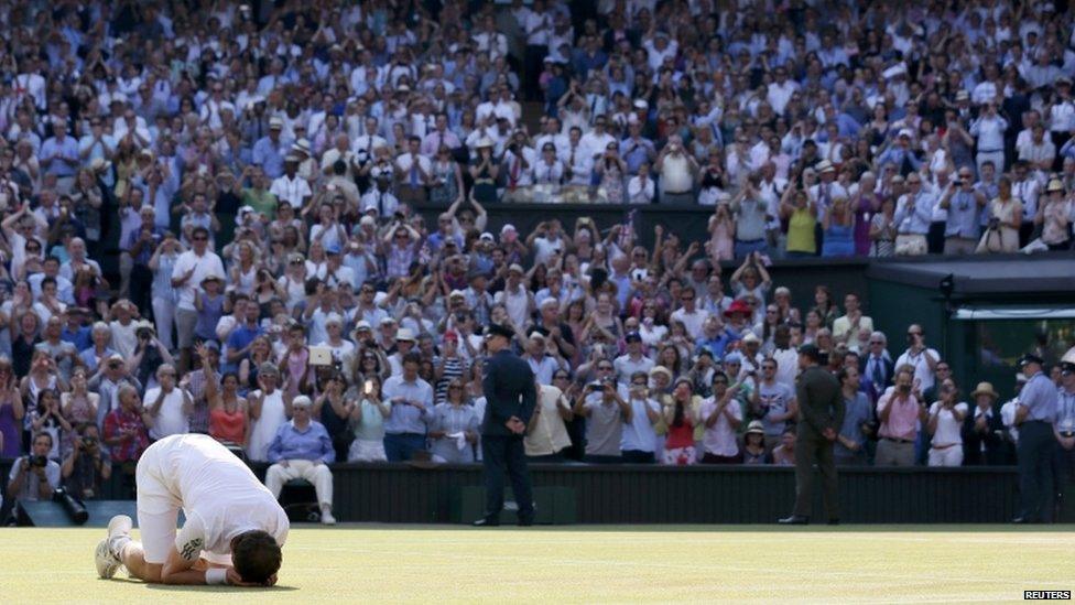 Murray dropped to his knees when he won the match, following a gruelling last game which he won on the fourth Championship point.