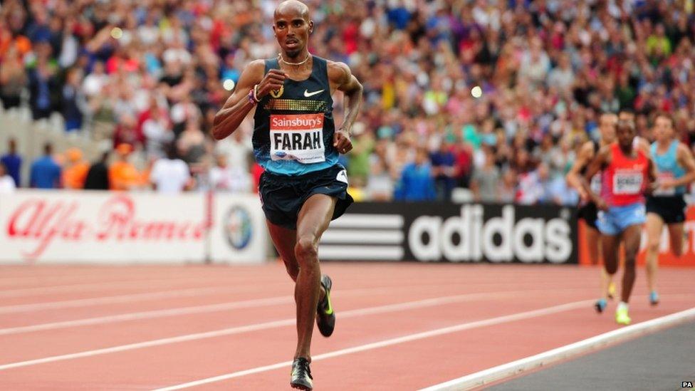 Mo Farah ahead of the 3,000m field