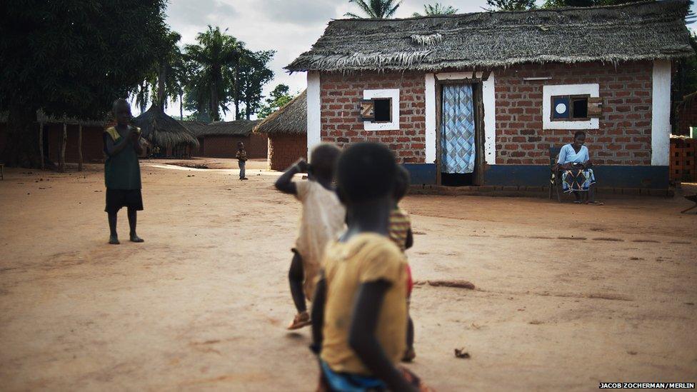 Children infront of a house in Obo, Central African Republic