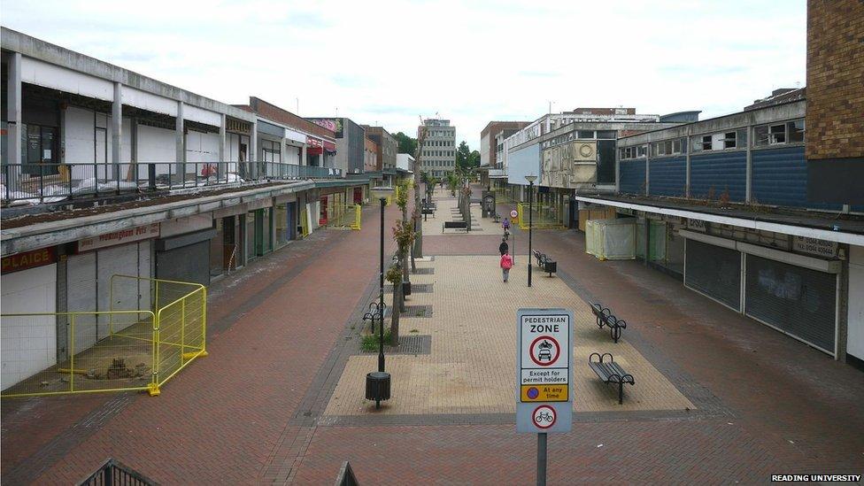 Bracknell town centre (c) Reading University