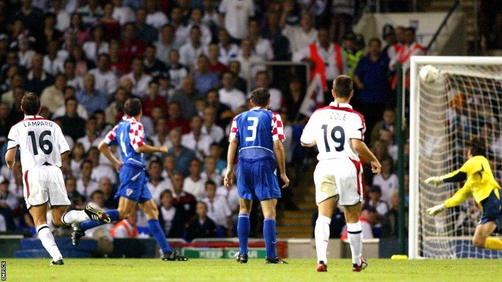 Lampard scores v Croatia, 2003