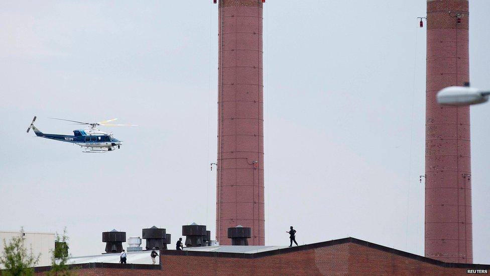 Law enforcement officials near Washington Navy Yard, 16 Sept