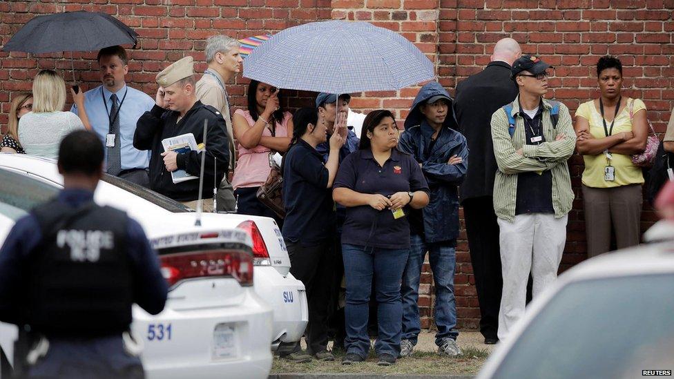 Onlookers outside the Washington Navy Yard, 16 Sept