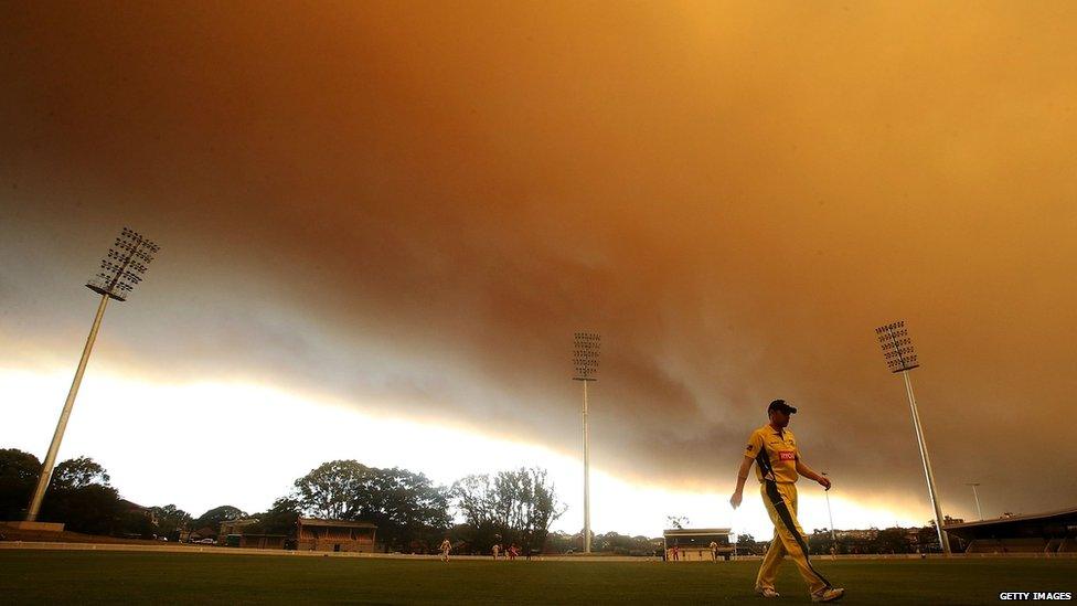 A general view of play during the Ryobi Cup cricket match between the South Australian Redbacks and the Western Australia Warriors at Drummoyne Oval in Sydney on 17 October 2013