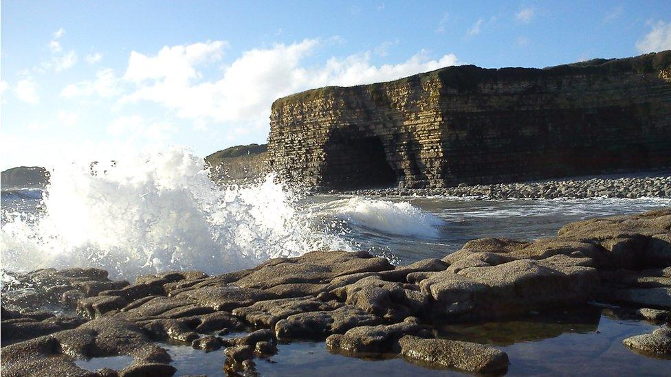 The beach at Llanwit Major by Huw Hopkins from Basingstoke